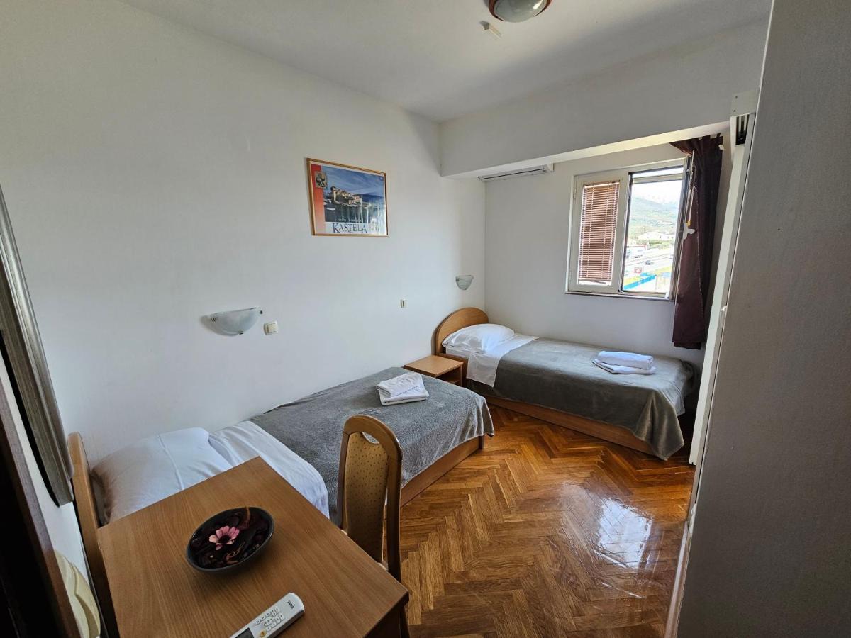Guest House Mamut Kaštela Eksteriør billede