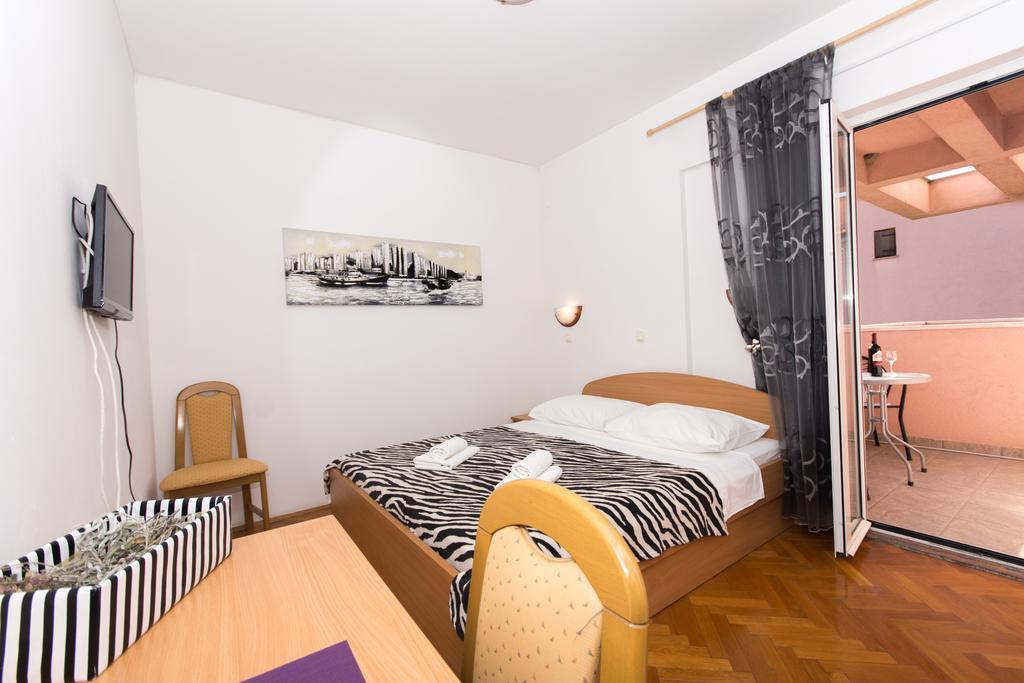 Guest House Mamut Kaštela Eksteriør billede
