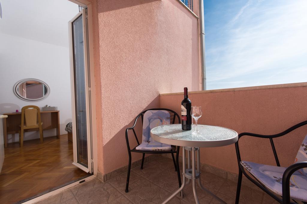 Guest House Mamut Kaštela Eksteriør billede