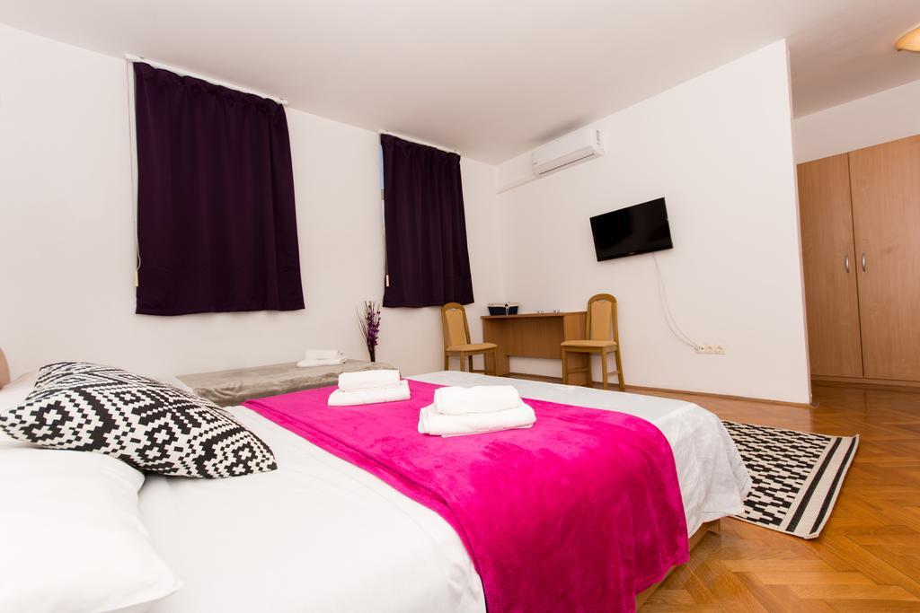 Guest House Mamut Kaštela Eksteriør billede
