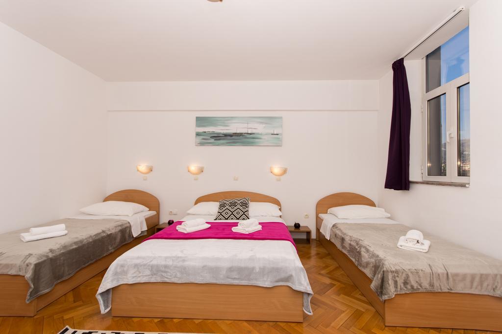Guest House Mamut Kaštela Eksteriør billede