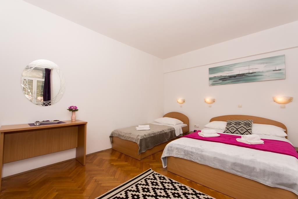 Guest House Mamut Kaštela Eksteriør billede