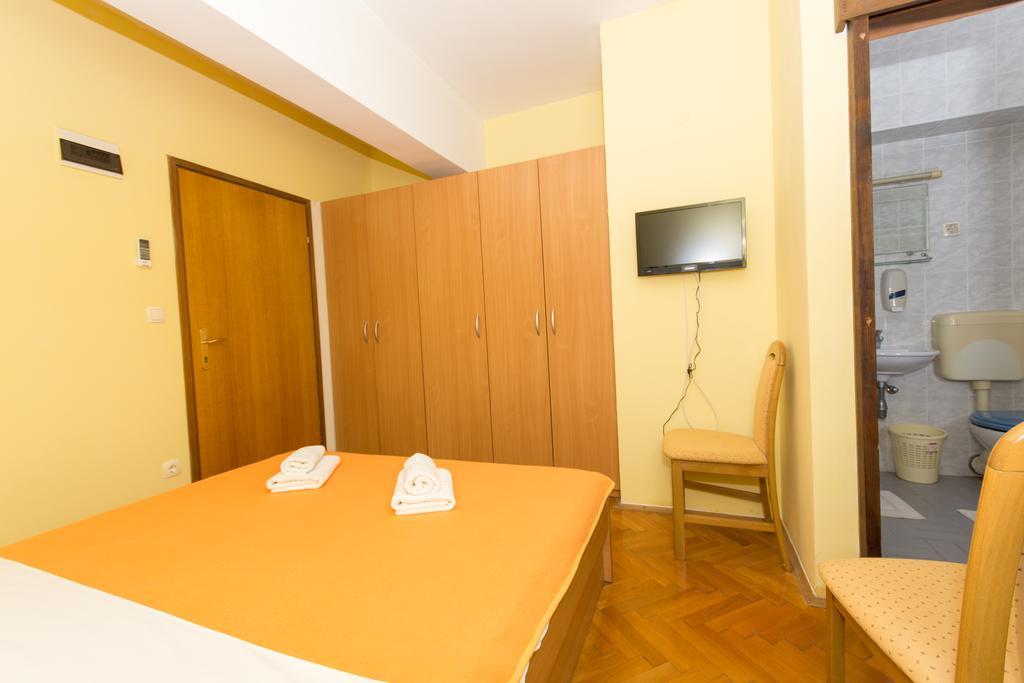 Guest House Mamut Kaštela Eksteriør billede