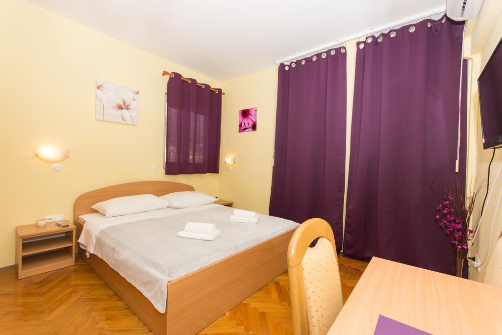 Guest House Mamut Kaštela Eksteriør billede