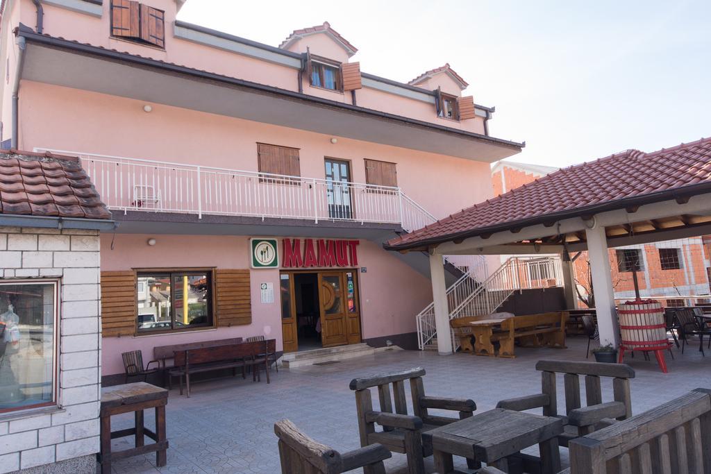 Guest House Mamut Kaštela Eksteriør billede