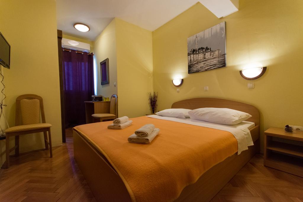 Guest House Mamut Kaštela Eksteriør billede