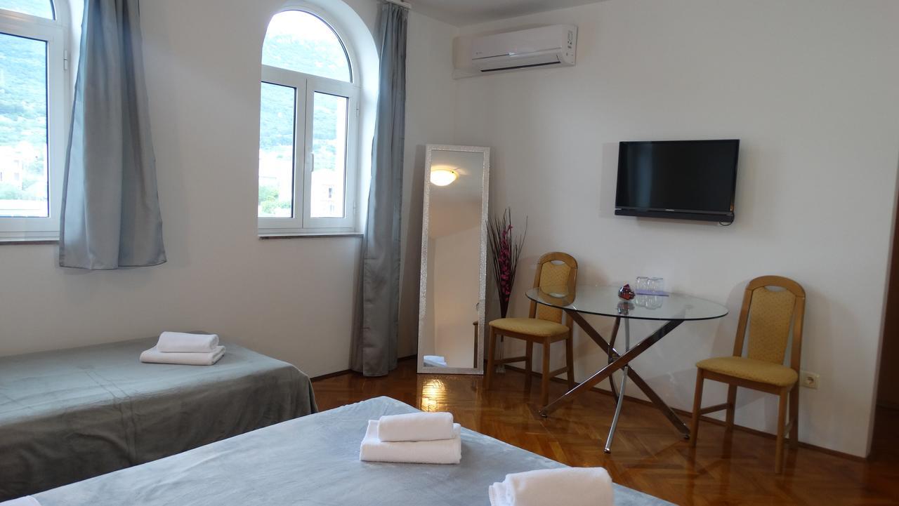 Guest House Mamut Kaštela Eksteriør billede